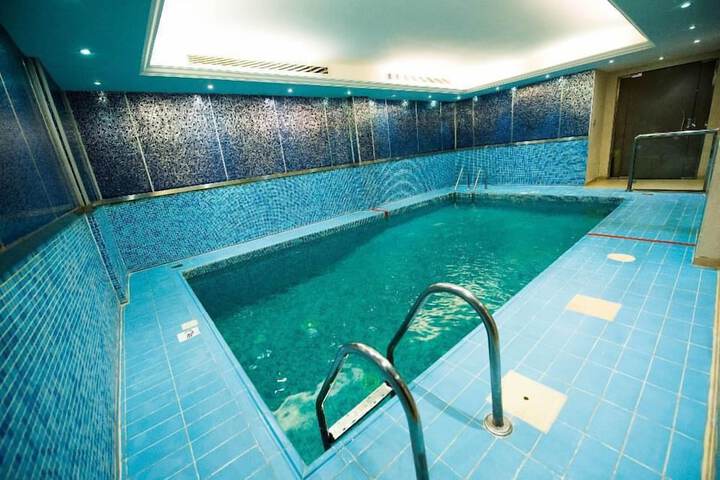 Pool 13 of 23