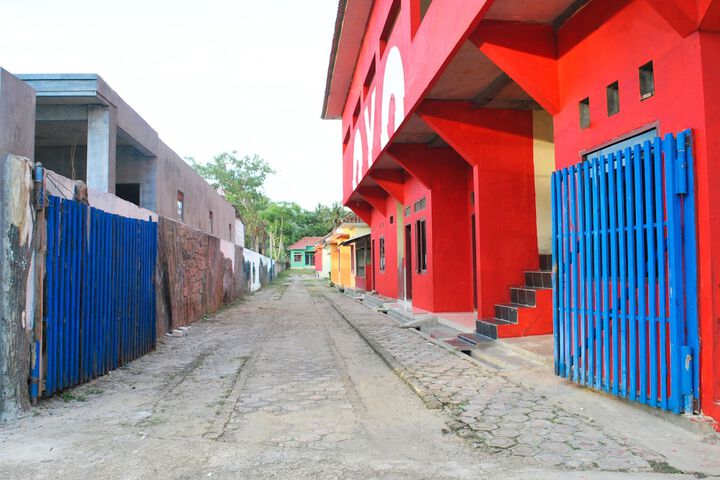 Property Grounds 18 of 32