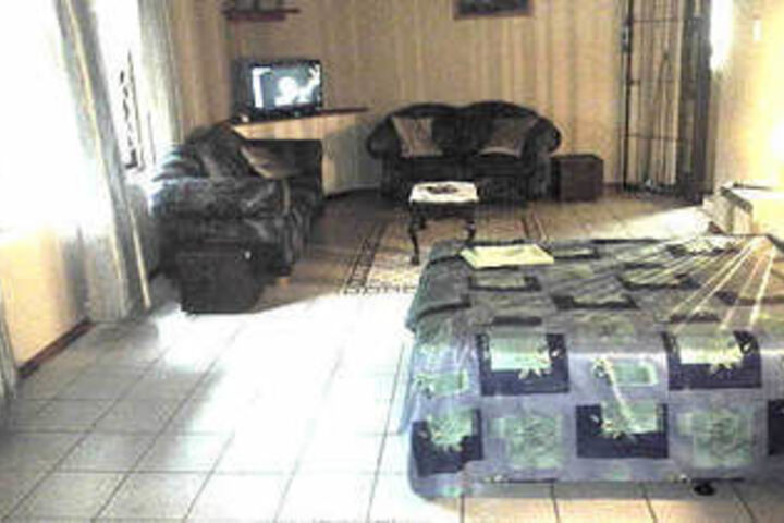 Room 9 of 33