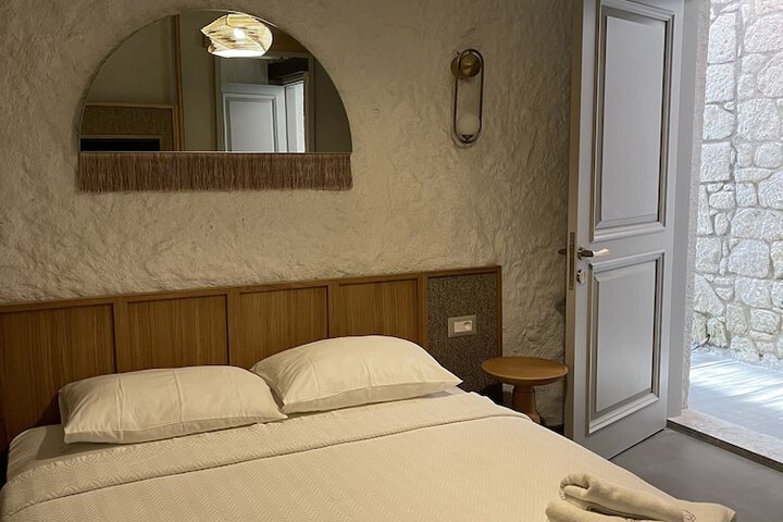 Room 12 of 64