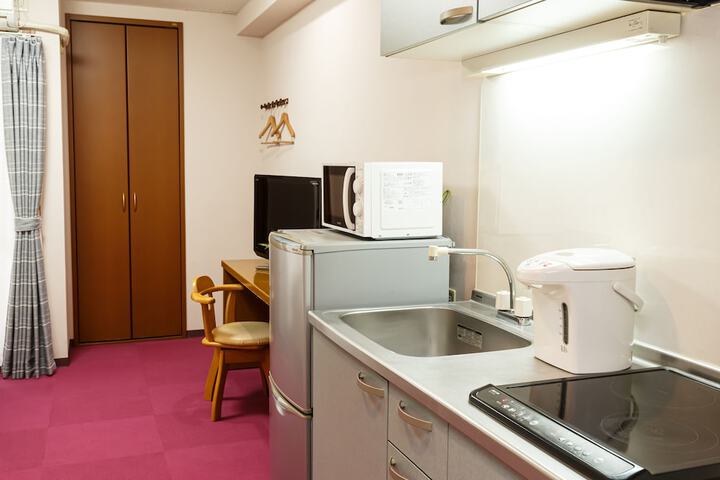 Room 9 of 48