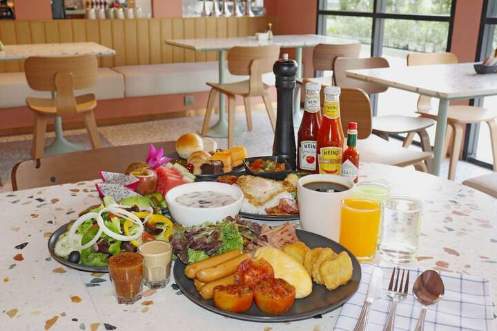 Breakfast/Coffee Service 120 of 155