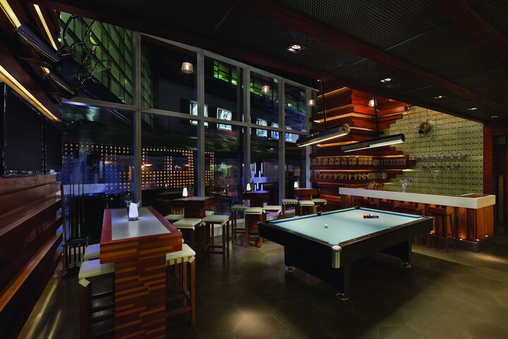 Lounge 59 of 90