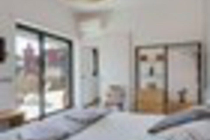 Room 17 of 270