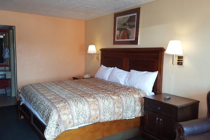 Standard | King Bed (4 of 12)
