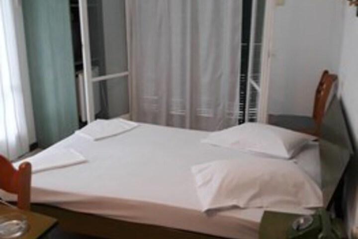 Room 10 of 23