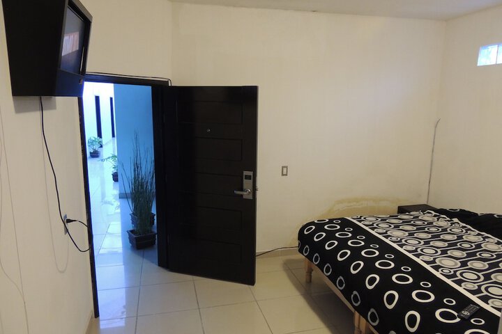 Room 6 of 7