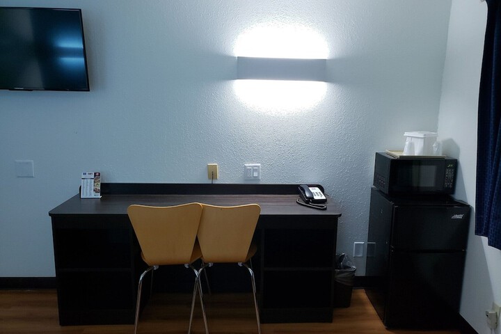Room 13 of 20