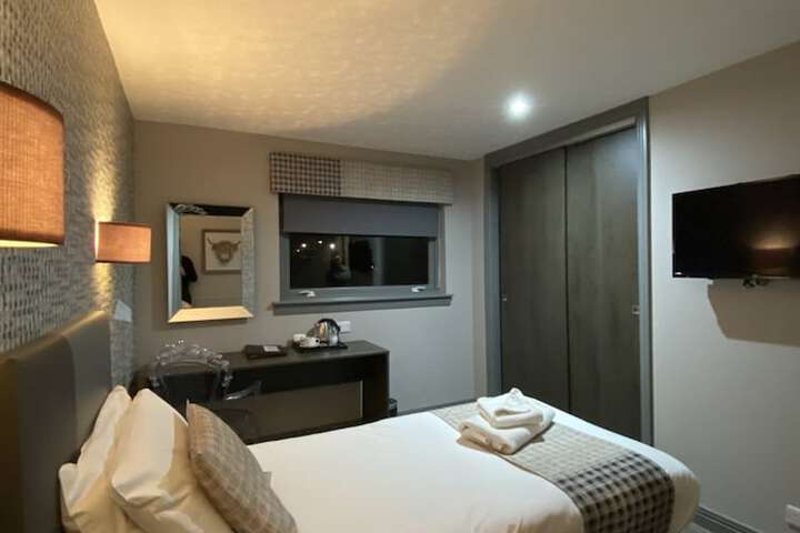 Room 21 of 106