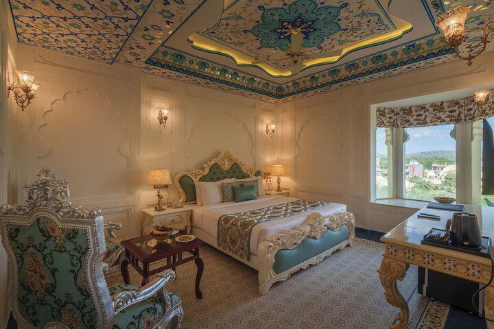 Room 28 of 110