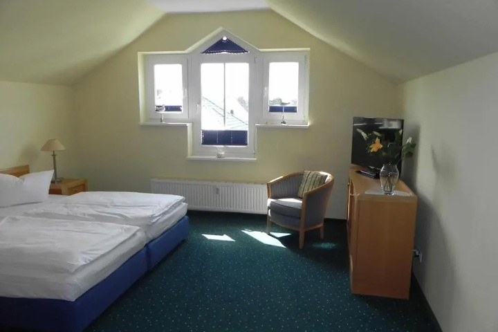 Room 3 of 11