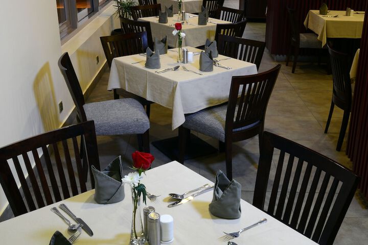 Dining 105 of 129