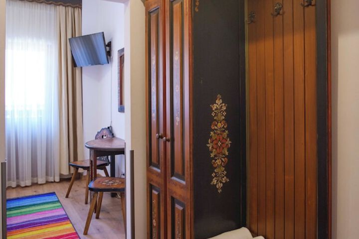 Room 7 of 60