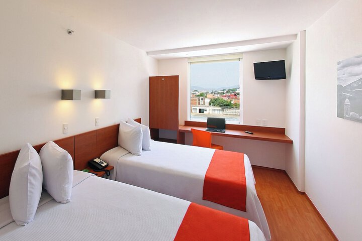 Room 12 of 70