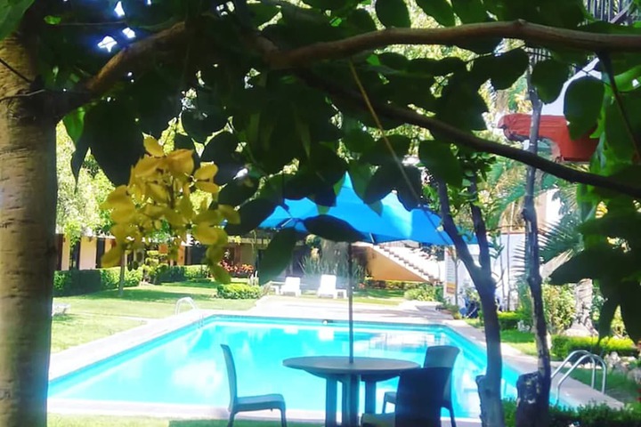Pool Hotel