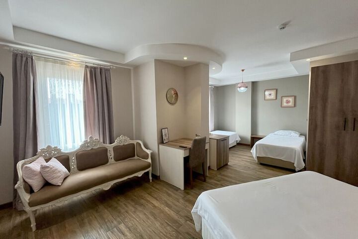 Room 17 of 32