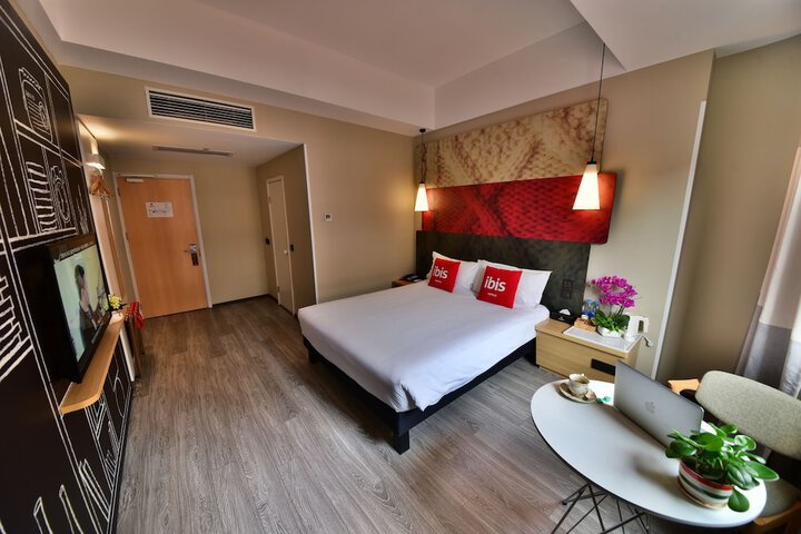 Room 7 of 54