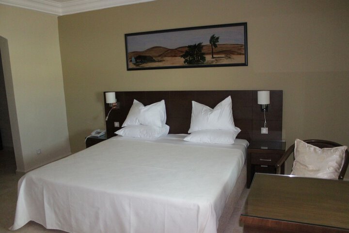 Room 12 of 42