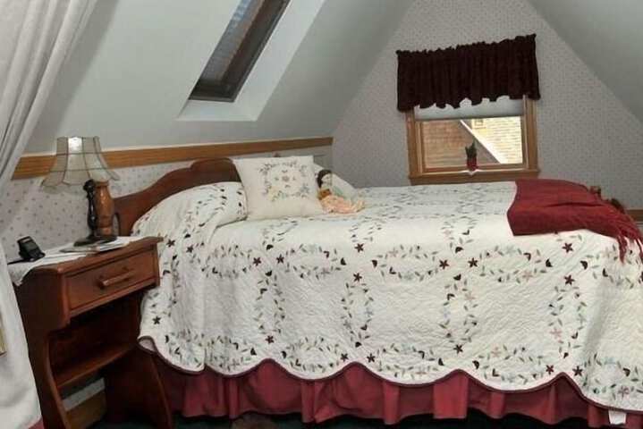 Room 5 of 37