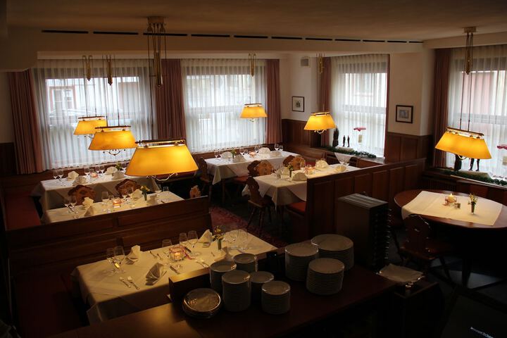 Dining 53 of 93