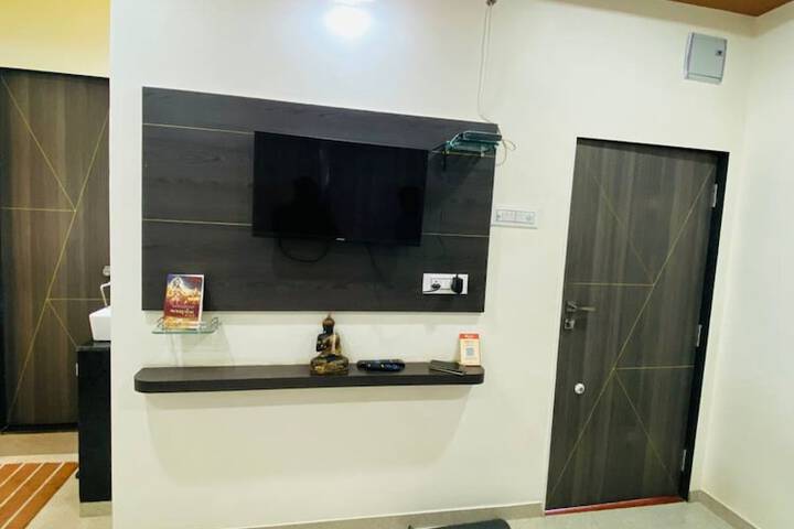 Room 5 of 11