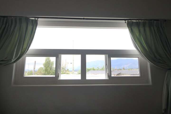 Room 10 of 21