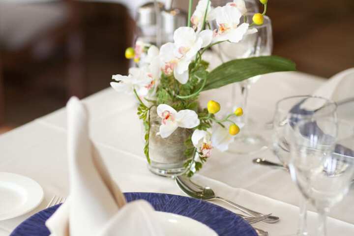 Dining 15 of 17