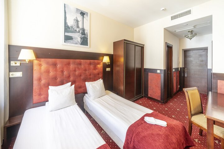 Room 21 of 45