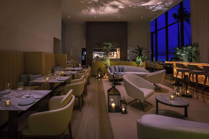 Lounge 202 of 265