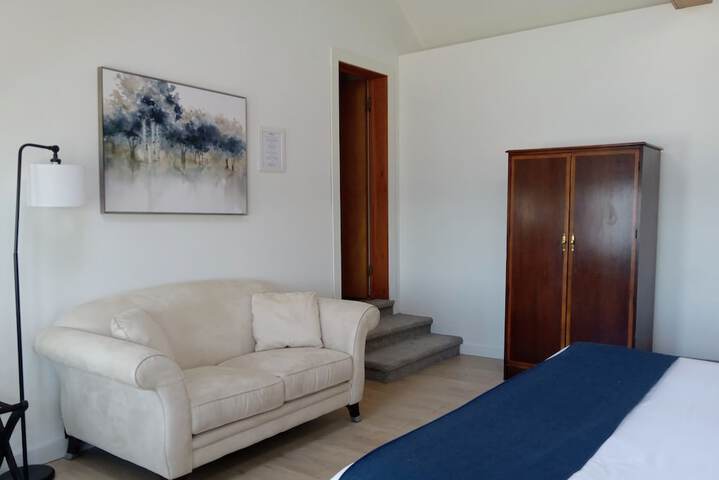 Room 11 of 183