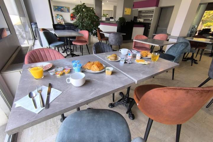 Breakfast/Coffee Service 89 of 113