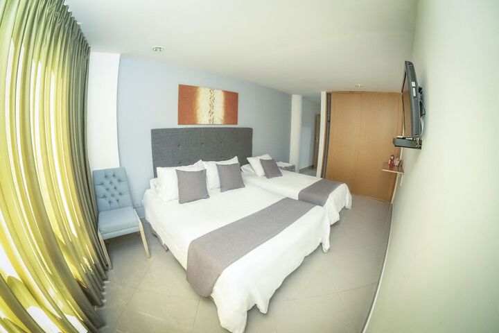 Room 10 of 62