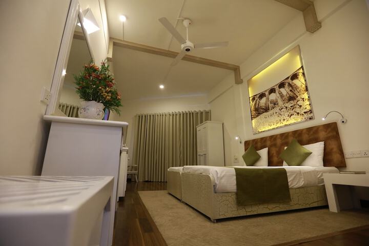 Room 3 of 48