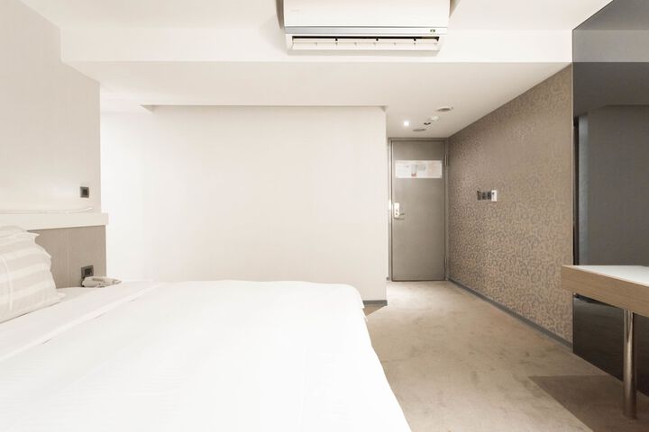 Room 21 of 64