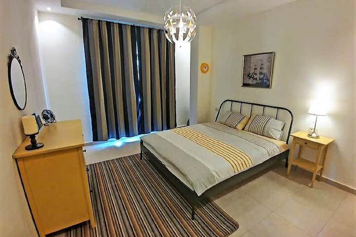 Room 7 of 127