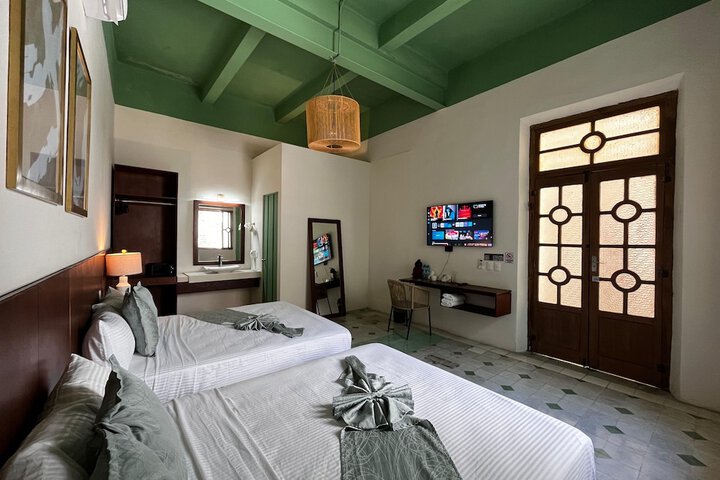 Room 10 of 17