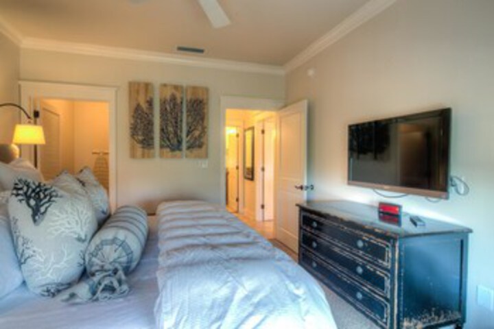 Room 30 of 33