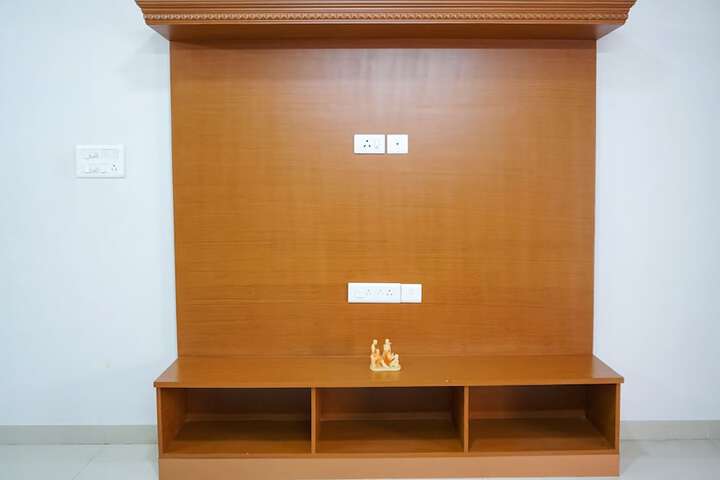 Room 14 of 33