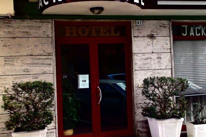 JACKS HOTEL