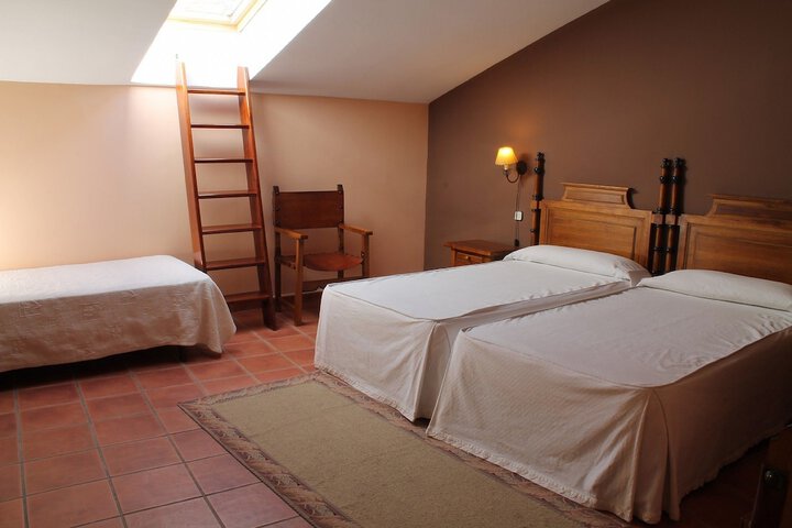 Room 4 of 72