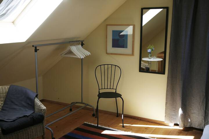 Room 10 of 189