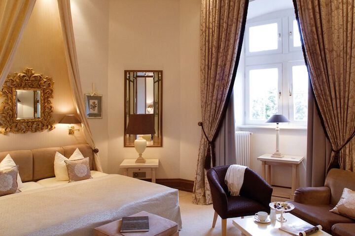 Room 15 of 107