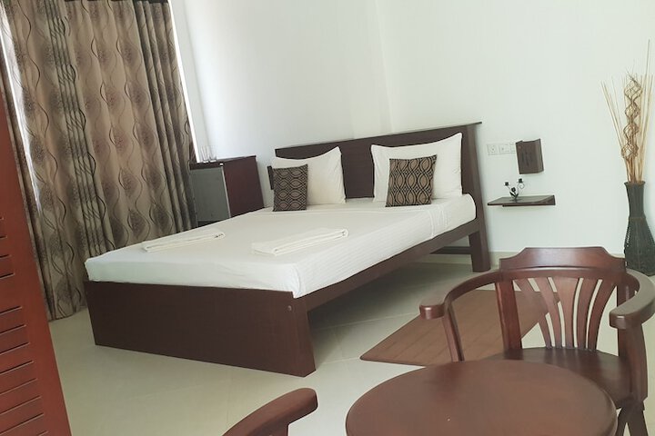Room 16 of 36