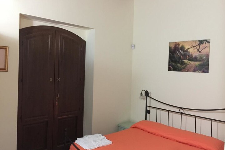 Room 9 of 24