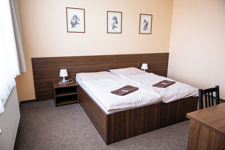 Room 13 of 44