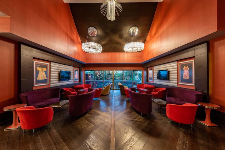 Lounge 268 of 301