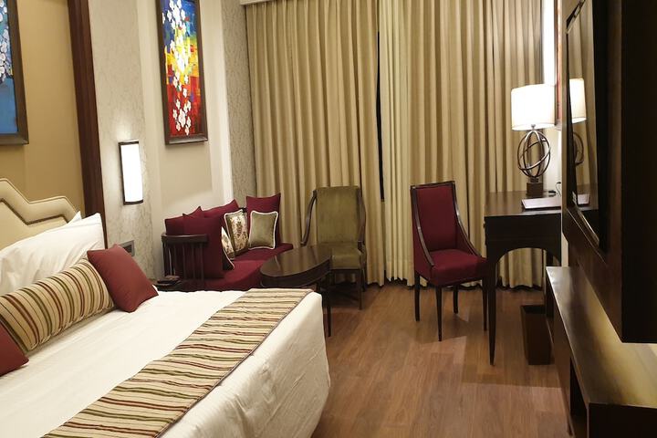 Room 15 of 40