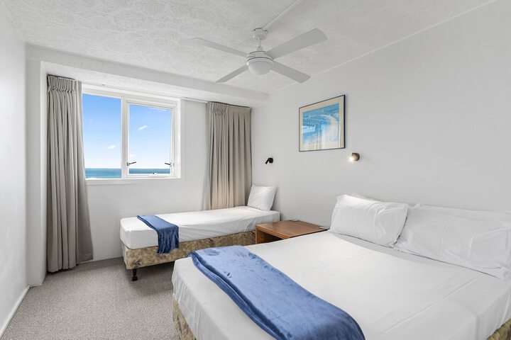 Room 27 of 230