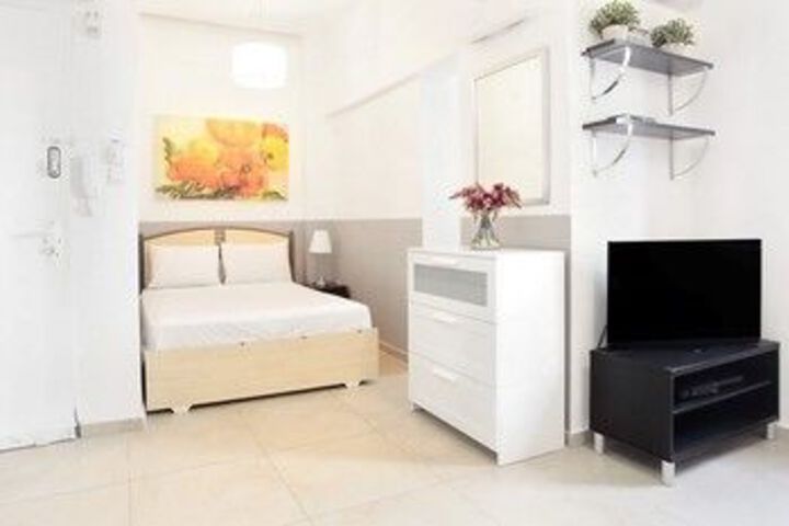 Room 3 of 6