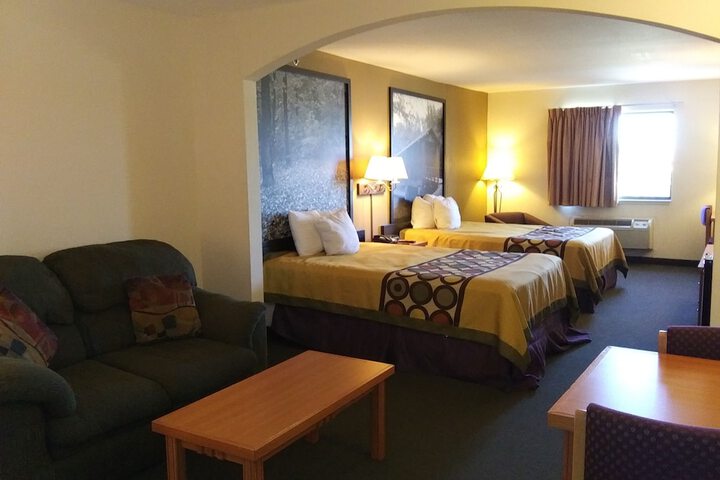 1 Queen Bed (14 of 35)
